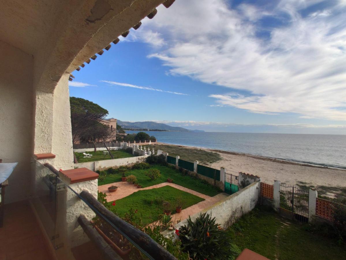 In Front Of The Beach - La Terrazza Sul Mare Флуміні-ді-Кварту Екстер'єр фото