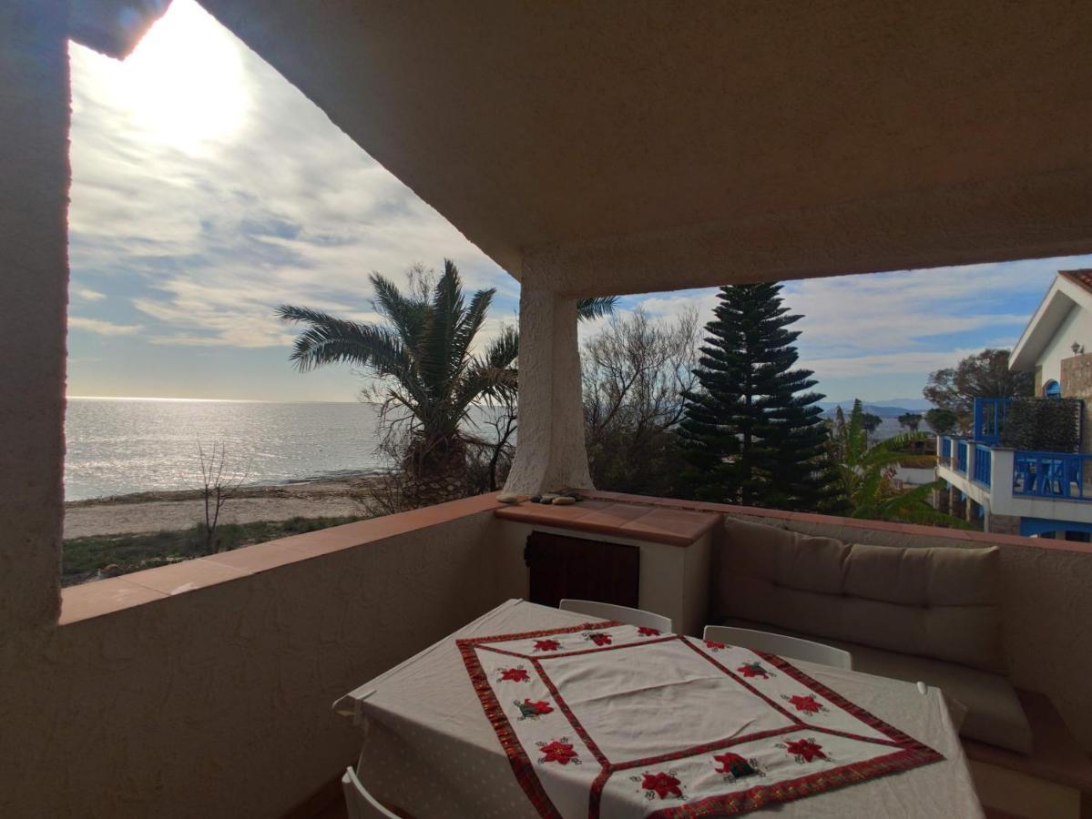 In Front Of The Beach - La Terrazza Sul Mare Флуміні-ді-Кварту Екстер'єр фото