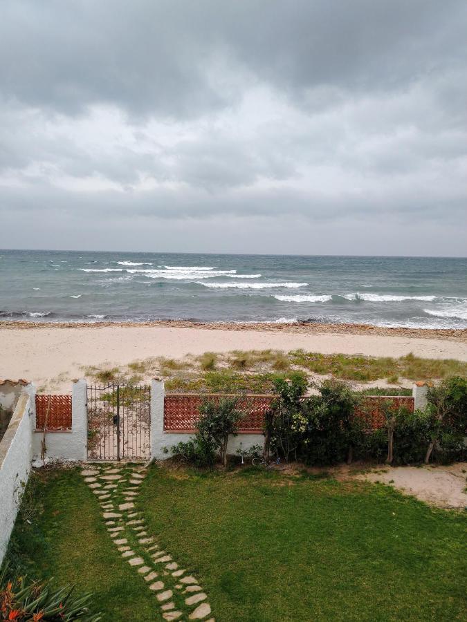 In Front Of The Beach - La Terrazza Sul Mare Флуміні-ді-Кварту Екстер'єр фото